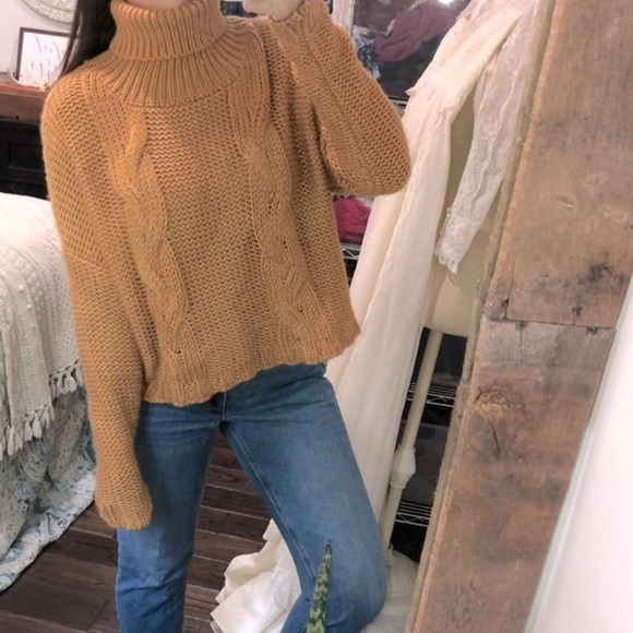 Glam mustard wheat color oversized knit turtleneck sweater size small/medium - Picture 4 of 8